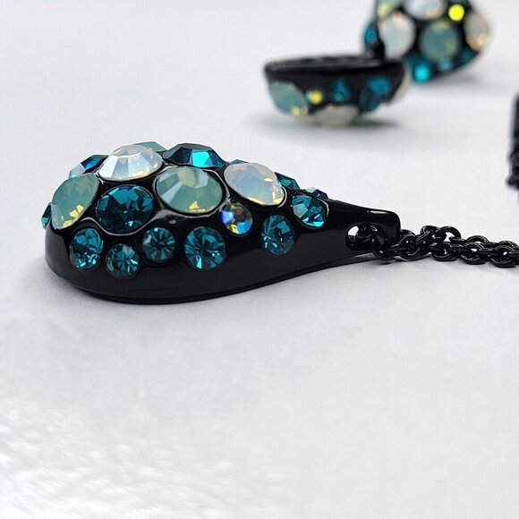 Blue Crystal Necklace with Earrings - Picture 16 of 16